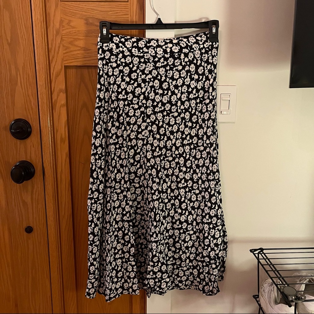 Zara floral black & white flowy maxi skirt